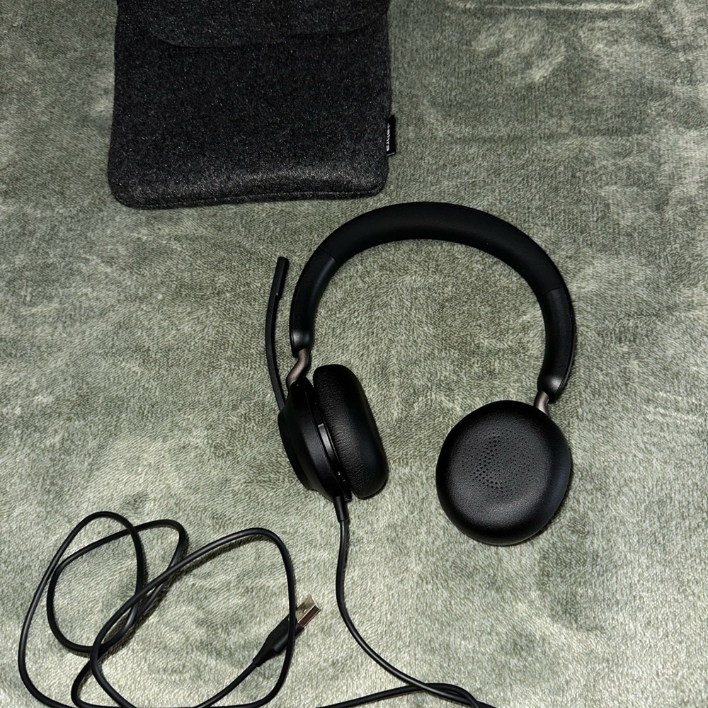 Jabra Evolve2 40 USB-C headset BRAND NEW NEVER USED - Picture 5 of 7